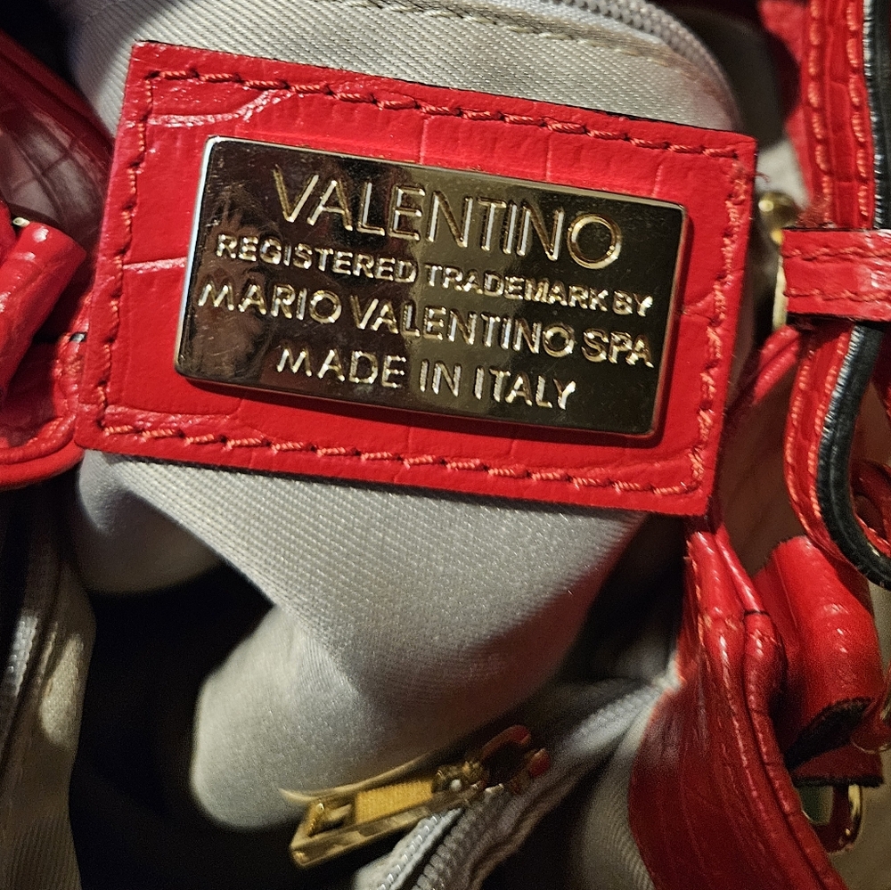 Valentino Milano Red leather bucket bag - Picture 9 of 10